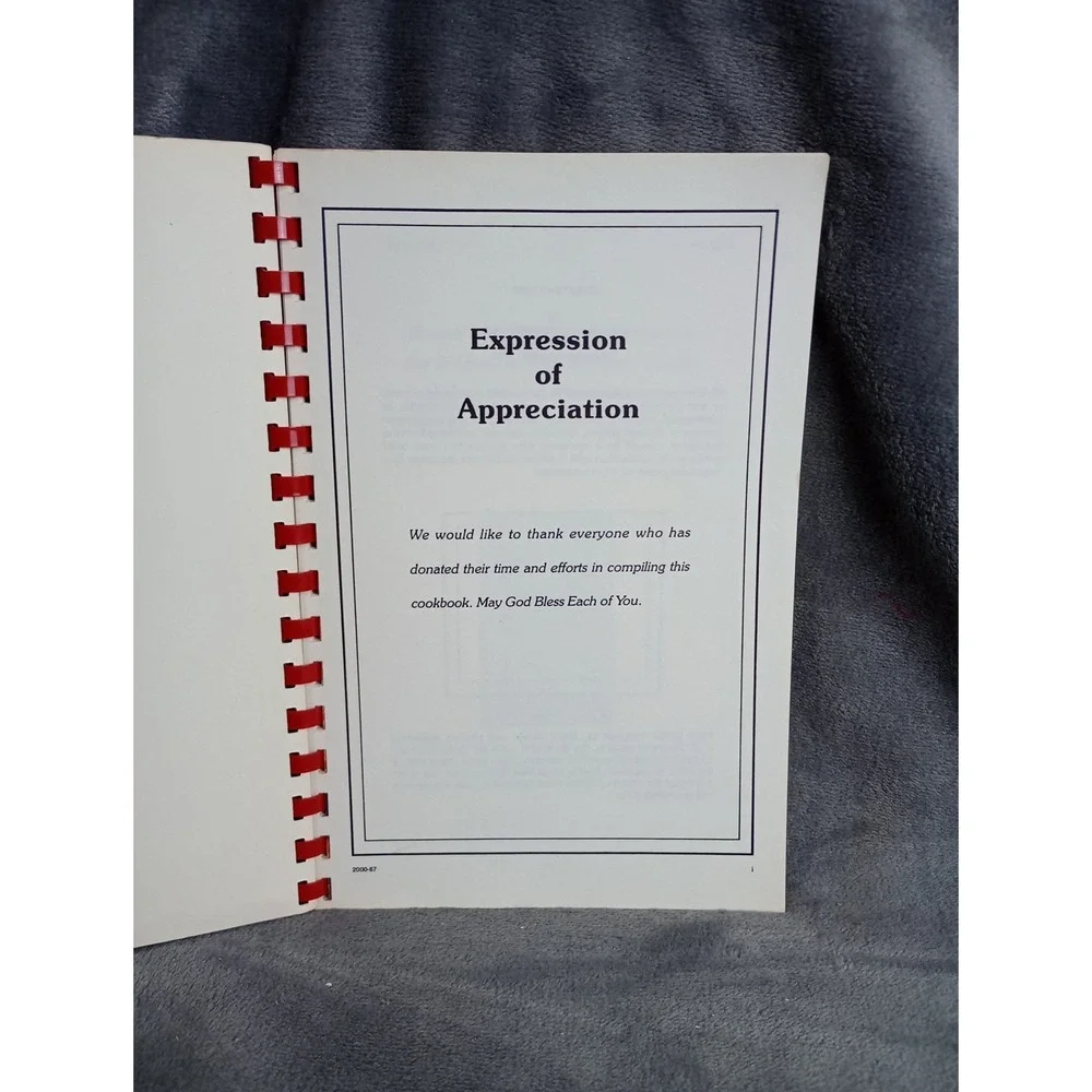 Iredell Heights Church Of God Cookbook 1987 Statesville, NC Local Recipes Spiral